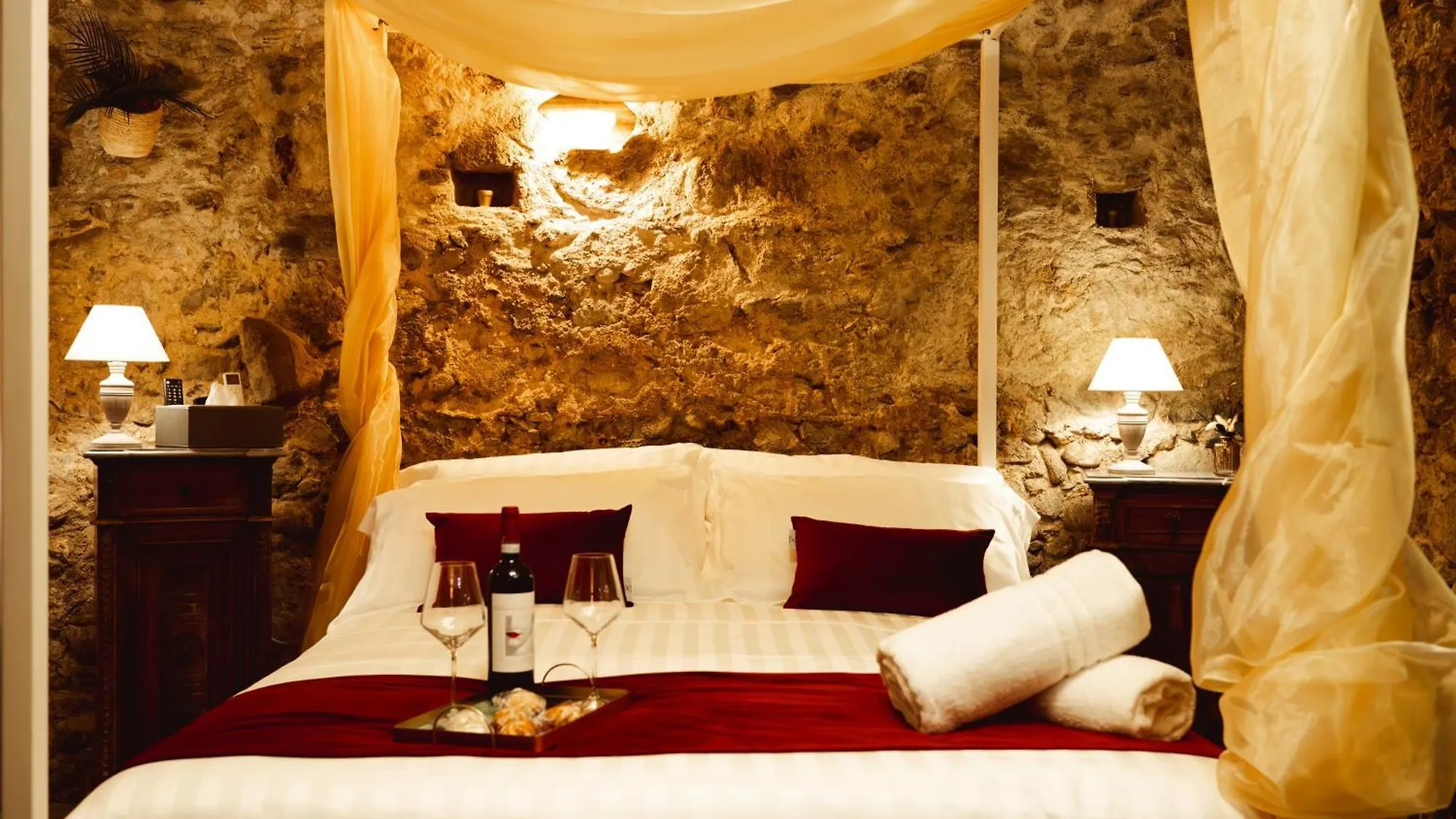 Homestay Villa Asia Luxury Suite Venetico Italy